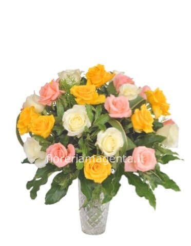 Allegro Bouquet di rose colori assortiti e verdi di diverse varietà